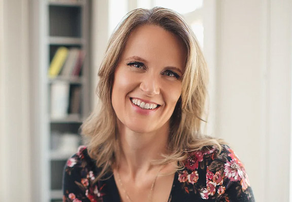Guess Who’s Playing for Sounds Good Choir – Amy Wurtz